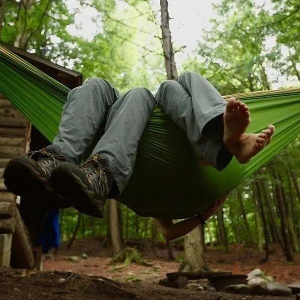 🏕️ Single Person Portable Outdoor Camping Hammock | High Strength Parachute Fabric Hanging Bed with Nylon Color Matching 🎒