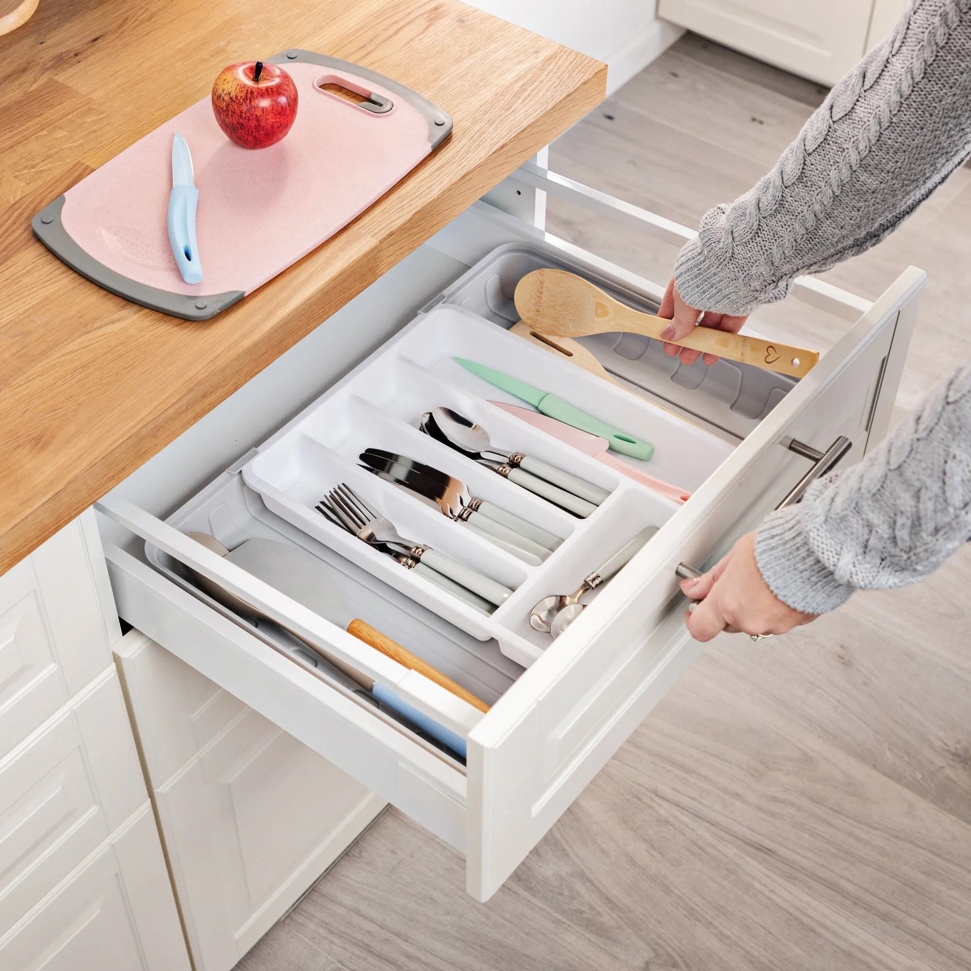 Minky Adjustable Cutlery Drawer Organiser